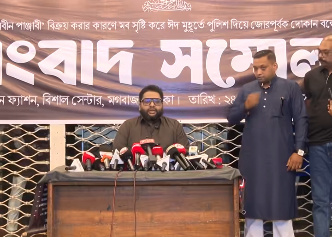 সিন্ডিকেটের দাপট—কোন পথে আমাদের বাজারব্যবস্থা? কম দামে পাঞ্জাবি বিক্রির জন্য ওসির সহযোগিতায় দোকান বন্ধ। 