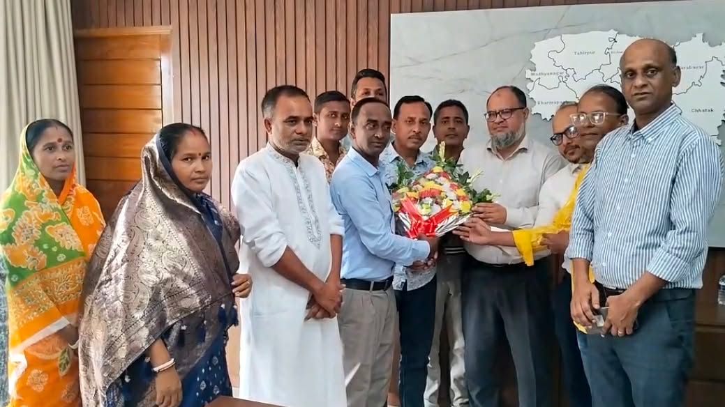 সুনামগঞ্জের নবাগত জেলা প্রশাসকের সাথে সৌজন্য সাক্ষাত করেছেন বাংলাদেশ হিন্দু বৌদ্ধ খ্রিস্টান কল্যাণ ফ্রন্ট জেলা শাখার নেতৃবৃন্দরা।
