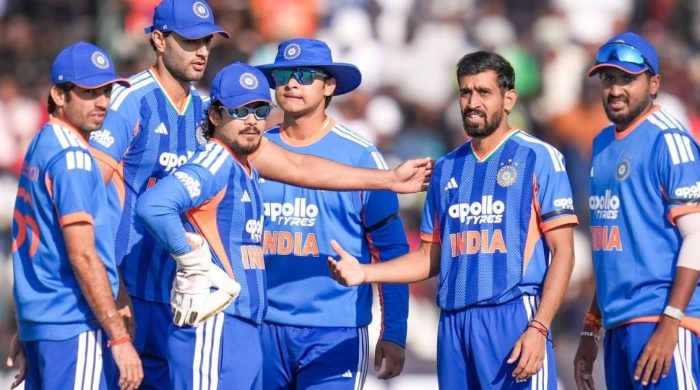 ভারতীয় ক্রিকেট দলের জন্য মাঠের বাউন্ডারি বড় করার পরামর্শ দিয়েছেন গাভাস্কার