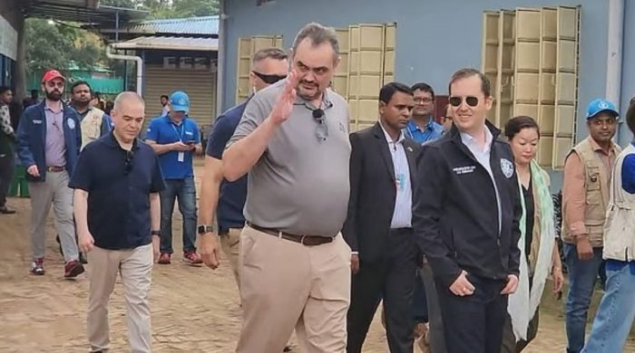 উখিয়ায় রোহিঙ্গা শিবিরে যুক্তরাষ্ট্রের বিশেষ দূত, ফেরার দাবি জানালেন রোহিঙ্গারা