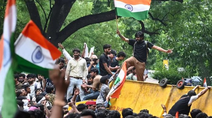 আন্দোলনকারীদের বিরুদ্ধে মামলা প্রত্যাহারের পথে পশ্চিমবঙ্গ সরকার