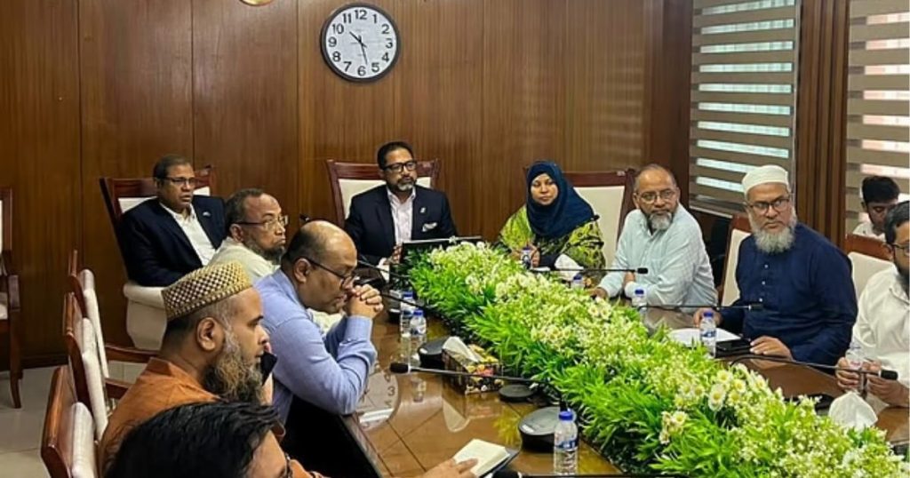 উন্নয়নকাজে অনিয়ম হলে ঠিকাদারকে কালোতালিকাভুক্ত করার হুঁশিয়ারি
