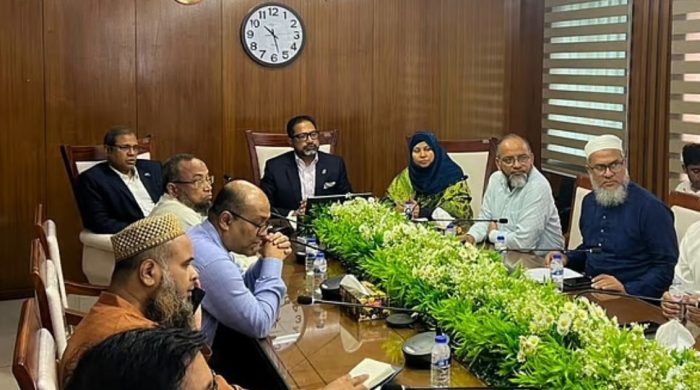 উন্নয়নকাজে অনিয়ম হলে ঠিকাদারকে কালোতালিকাভুক্ত করার হুঁশিয়ারি