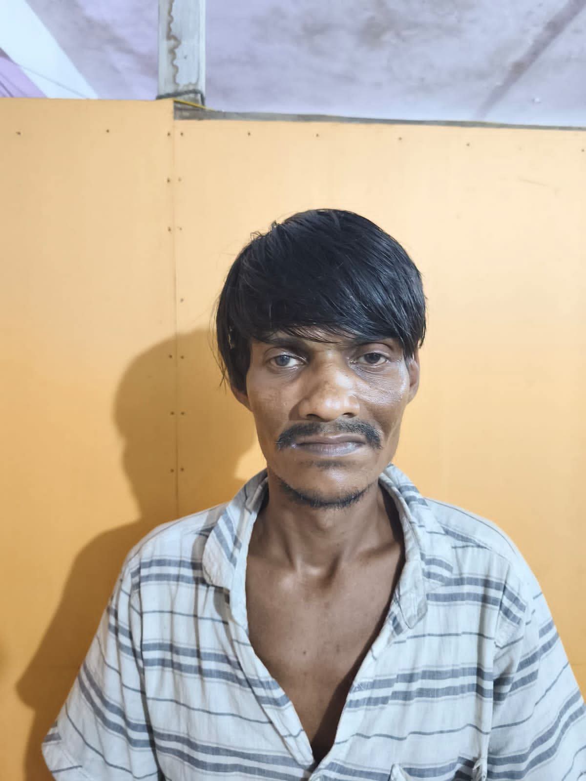 নরসিংদী সদর থানার হত্যা মামলাসহ একাধিক মামলার আসামি সাখাওয়াত গ্রেপ্তার