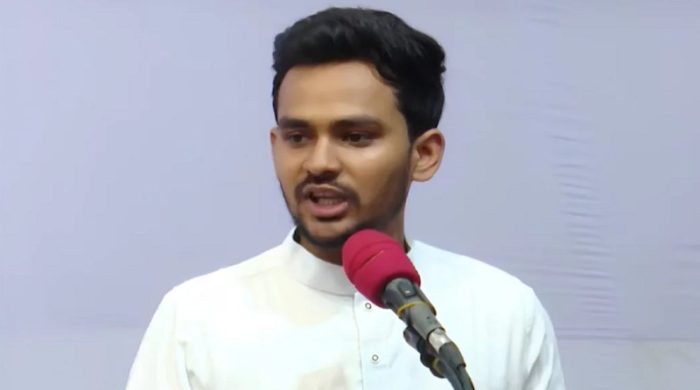 এনসিপি নেতাদের বালুর ট্রাক দিয়ে আটকে ফেলা যাবে না: আসিফ মাহমুদ