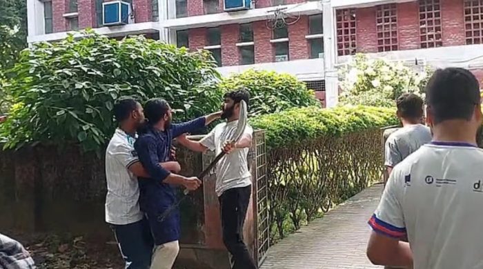 রাজশাহী বিশ্ববিদ্যালয়ে ছাত্রলীগের হামলায় আহত দুই শিক্ষার্থী গ্রেপ্তার