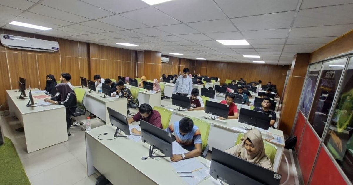 এআই প্রশিক্ষণের বাছাই পরীক্ষায় অংশ নিল ৫০ হাজার শিক্ষার্থী