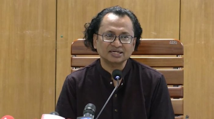আদালতের আদেশ অমান্য করলে ব্যবস্থা নেবে সরকার: তথ্য উপদেষ্টা