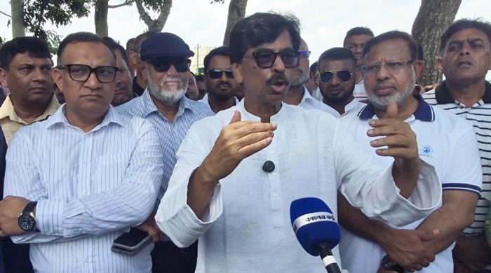 দেশে ফিরে বিচারের মুখোমুখি হতে প্রস্তুত আসাদুজ্জামান খান কামাল