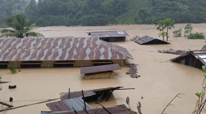 ভারি বৃষ্টির সতর্কবার্তা, ১০ জেলায় বন্যার শঙ্কা