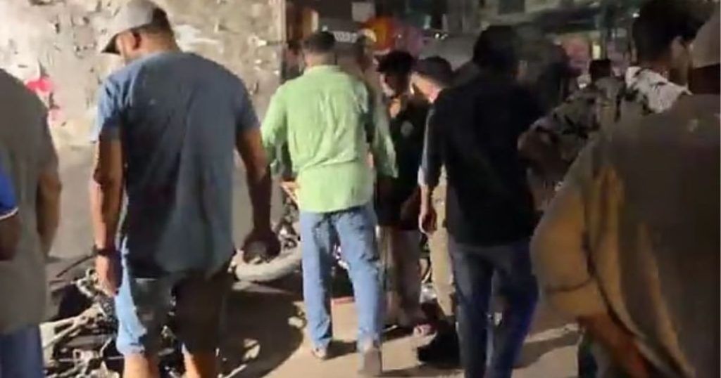 মগবাজারে কাভার্ড ভ্যানের চাপায় নিহত ২, আহত কয়েকজন