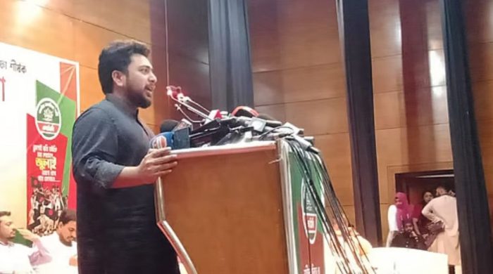 শেখ হাসিনাকে বিমানবন্দর থেকে ফাঁসির মঞ্চে নেওয়ার হুঁশিয়ারি