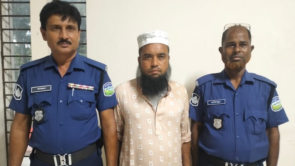 জামালপুরে প্রবাসীর স্ত্রীর আপত্তিকর ভিডিও ধারণের অভিযোগে ব্যবসায়ী আটক