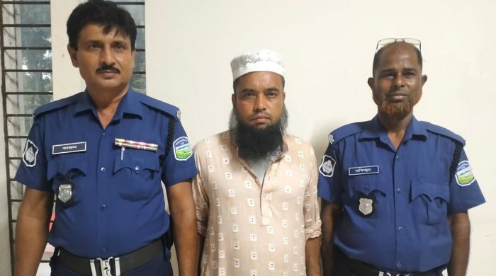 জামালপুরে প্রবাসীর স্ত্রীর আপত্তিকর ভিডিও ধারণের অভিযোগে ব্যবসায়ী আটক