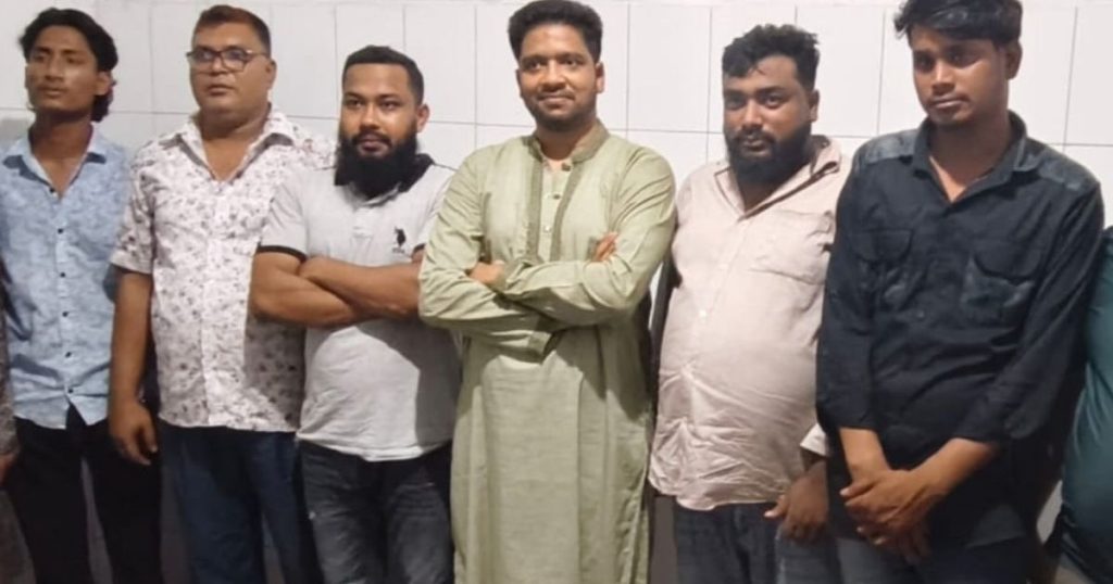 সাভারে মশাল মিছিল থেকে ৯ আওয়ামী লীগ নেতাকর্মী গ্রেপ্তার