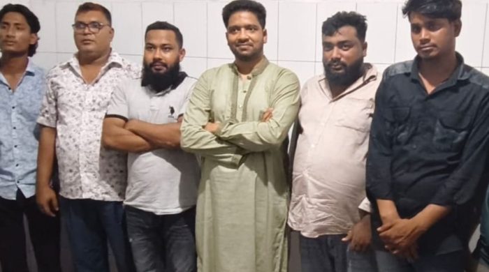 সাভারে মশাল মিছিল থেকে ৯ আওয়ামী লীগ নেতাকর্মী গ্রেপ্তার
