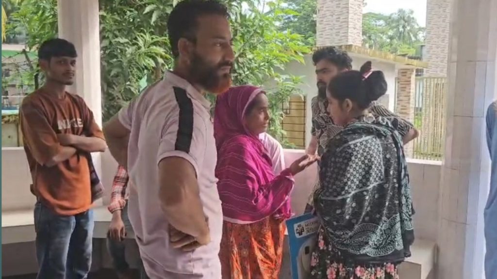 ছেলেকে রক্ষা করতে গিয়ে বাবার মৃত্যু, হামলার অভিযোগ