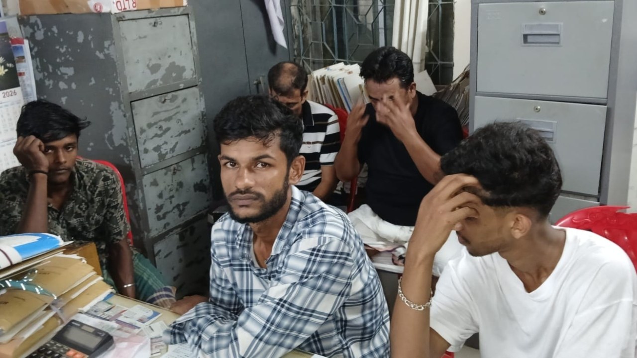 ঝালকাঠিতে মাদকসেবনের অভিযোগে ৫ জনের কারাদণ্ড