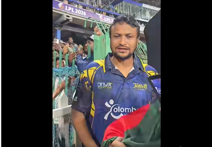 সাকিবের অটোগ্রাফে বাংলাদেশের পতাকা, সামাজিক মাধ্যমে ভাইরাল
