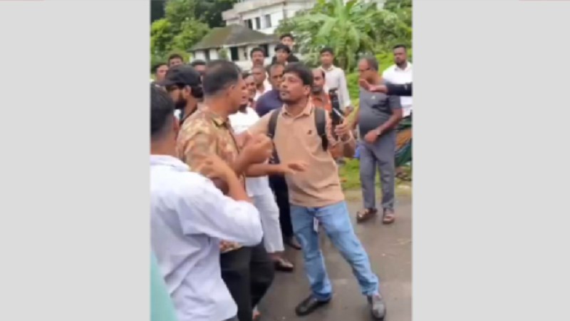 জামায়াতের কর্মসূচিতে বিএনপির হামলার অভিযোগ, সাংবাদিককে মারধর