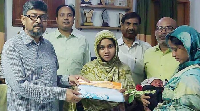 সৈয়দপুরে সকালে সন্তান জন্ম দিয়ে দুপুরে এইচএসসি পরীক্ষায় অংশ নিলেন মা