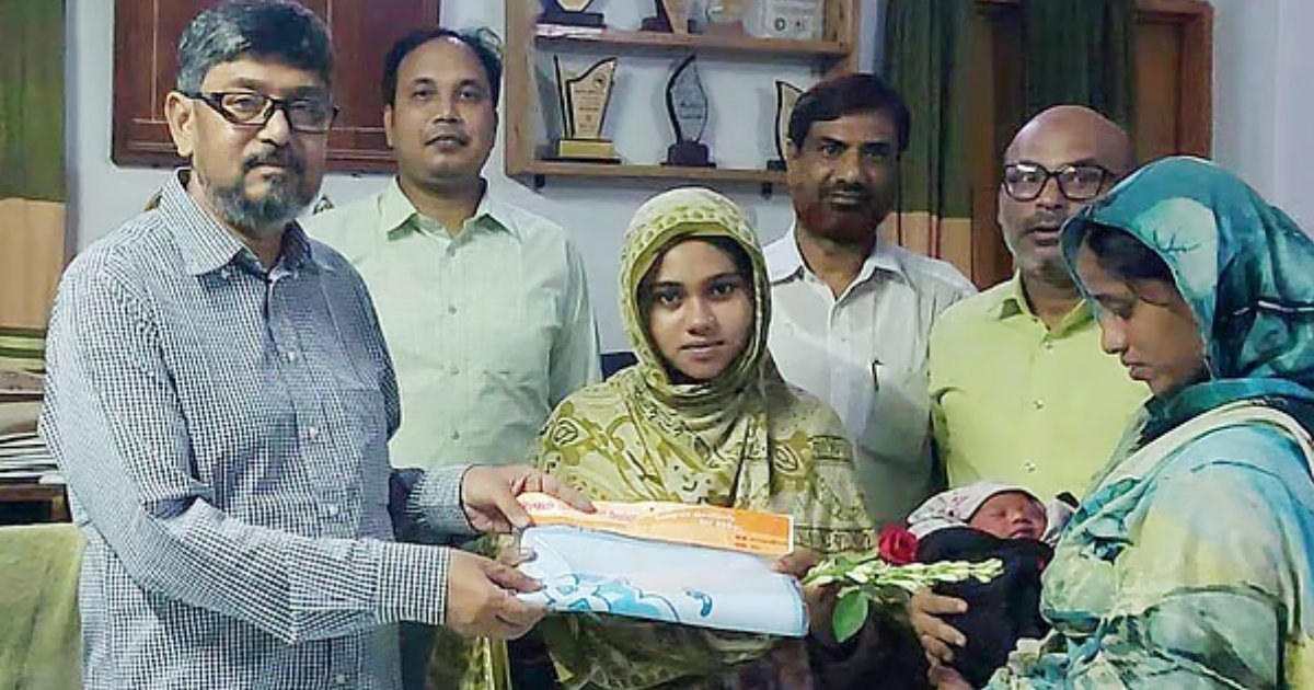 সৈয়দপুরে সকালে সন্তান জন্ম দিয়ে দুপুরে এইচএসসি পরীক্ষায় অংশ নিলেন মা