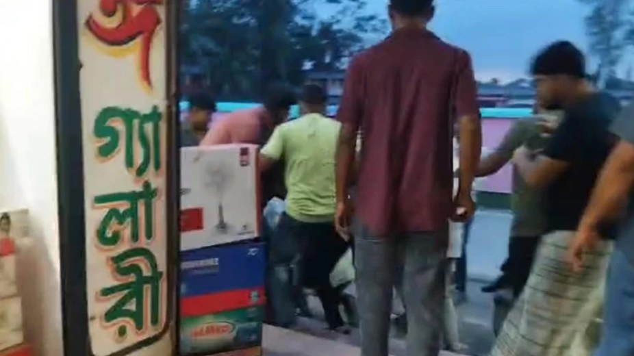 নাঙ্গলকোটে ছাত্রদলের প্রতিবাদ মিছিলে হামলার অভিযোগ, আহত ১৫