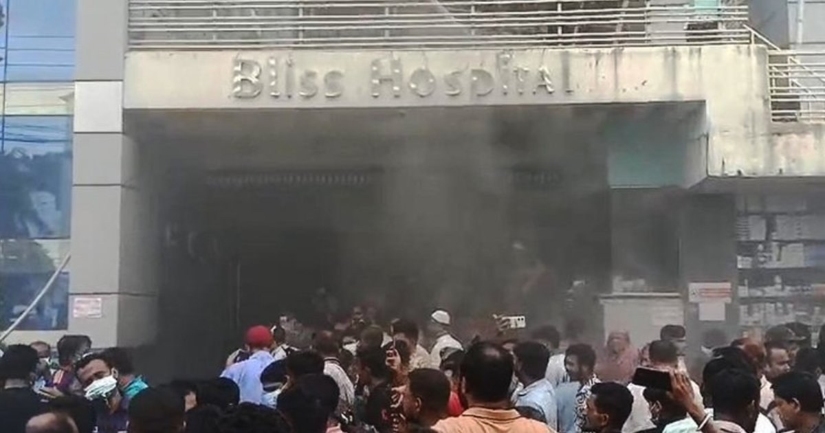 সাতক্ষীরায় ব্লিজ হাসপাতালে আগুন, আহত অর্ধশতাধিক রোগী ও স্বজন