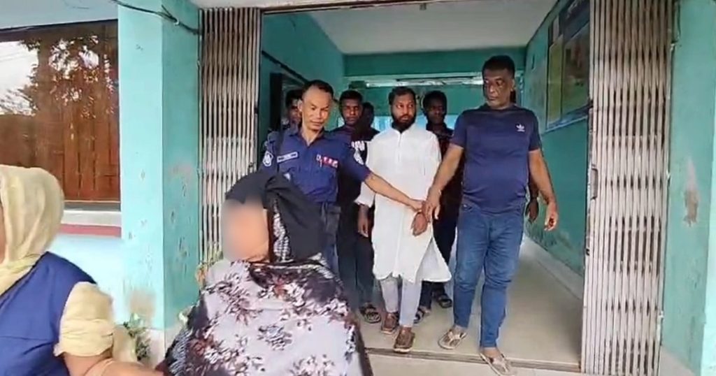 নোয়াখালীতে তরুণীদের আটকে পর্নোগ্রাফি তৈরির অভিযোগে ৫ জন গ্রেপ্তার