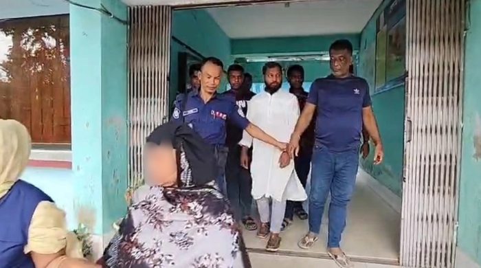 নোয়াখালীতে তরুণীদের আটকে পর্নোগ্রাফি তৈরির অভিযোগে ৫ জন গ্রেপ্তার