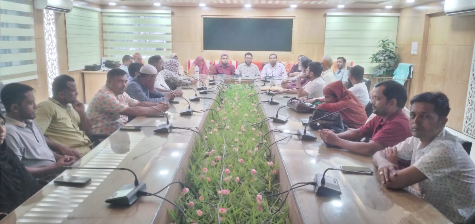 নরসিংদীতে স্বাস্থ্য বিভাগের কর্মচারীদের দাবিসমূহ বাস্তবায়নে গুরুত্বপূর্ণ সভা