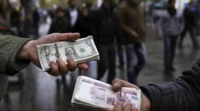 ইরানি রিয়ালের রেকর্ড দরপতন, ডলারের দাম ছাড়াল ২০ লাখ