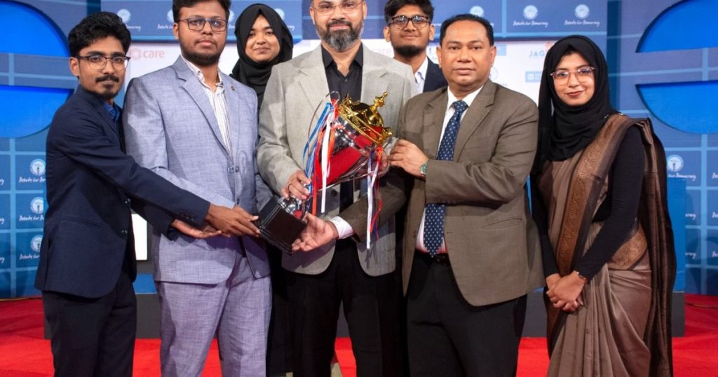 যুব ও ক্রীড়া প্রতিমন্ত্রীর বক্তব্যে দুর্নীতির অভিযোগ ও যুবসমাজের উন্নয়ন পরিকল্পনা