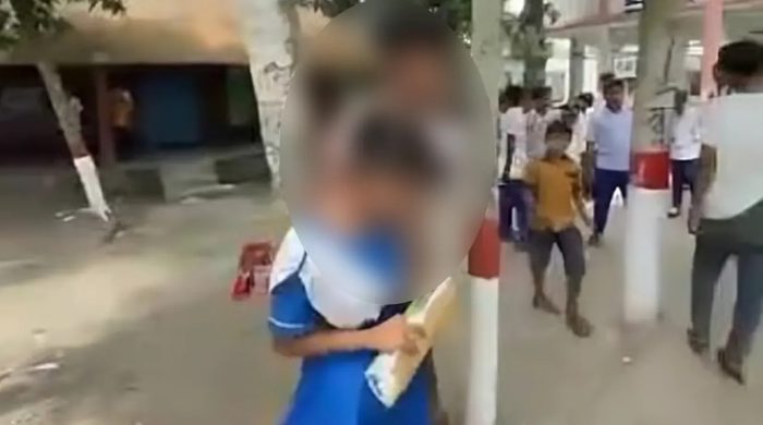 গোপালগঞ্জে স্কুলছাত্রী ও তরুণকে গাছে বেঁধে নির্যাতনের অভিযোগ