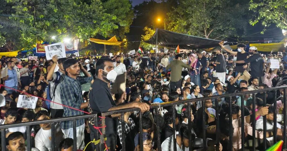 ককরোচ জনতা পার্টির নতুন আন্দোলনের হুঁশিয়ারি, সোমবার জরুরি বৈঠক