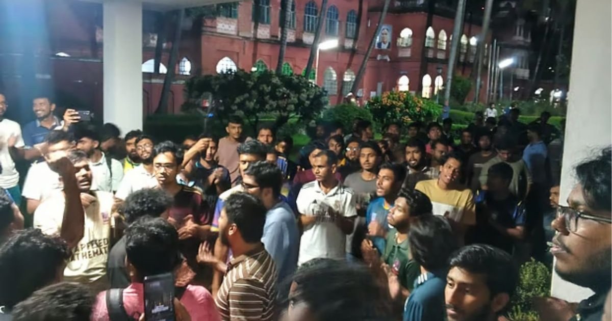 ঢাকা বিশ্ববিদ্যালয়ের প্রাধ্যক্ষের বিরুদ্ধে শিক্ষার্থীকে আটকে রেখে নির্যাতনের অভিযোগ