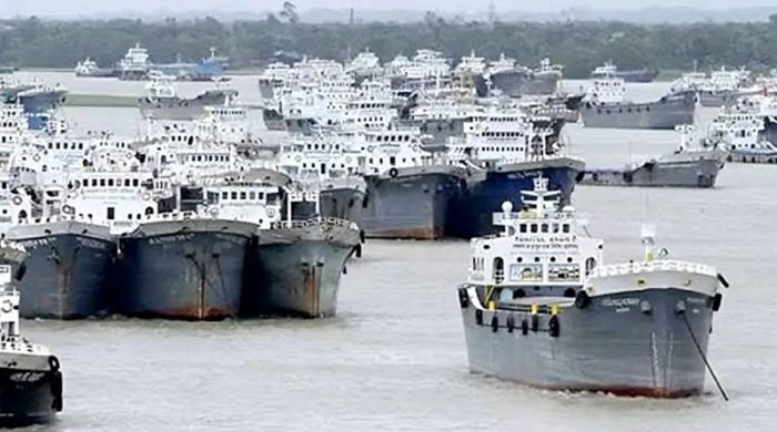 জাল অপসারণের দাবি, না হলে জাহাজ চলাচল বন্ধের হুঁশিয়ারি