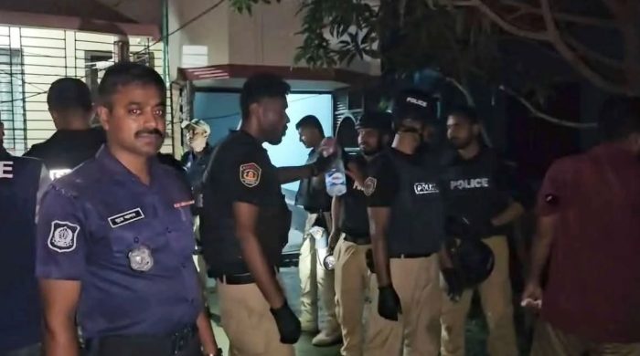 সাভারে জেএমবি সদস্য আটক, বোমাসদৃশ বস্তু উদ্ধার
