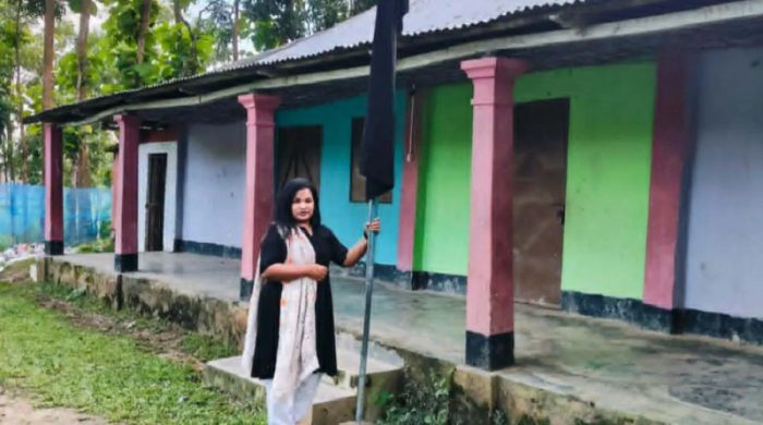বঙ্গবন্ধুর মৃত্যুবার্ষিকীতে কালো পতাকা উত্তোলনের অভিযোগে ছাত্রলীগ নেত্রী গ্রেপ্তার