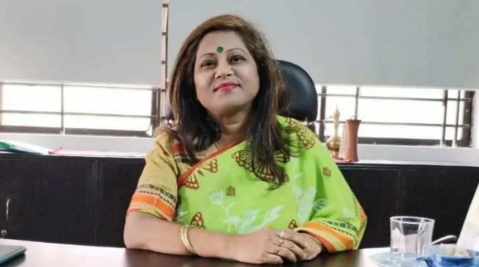 ঢাকা বিশ্ববিদ্যালয়ের অধ্যাপক জিনাত হুদা সাময়িক বরখাস্ত