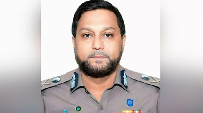 মোহাম্মদপুরে কিশোর গ্যাং নির্মূলের প্রতিশ্রুতি ডিএমপি কমিশনারের
