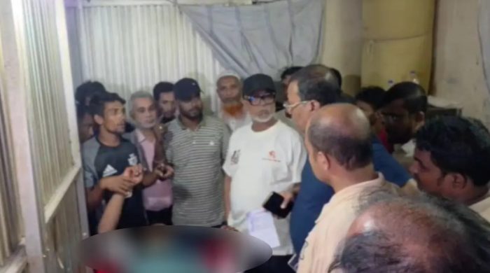 নারায়ণগঞ্জে জিয়া হলের সয়েল টেস্টে হামলা, শ্রমিক আহত