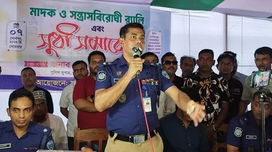 অপরাধপ্রবণতা নির্মূলে ফটিকছড়িতে পুলিশ সমাবেশ, এসপি মাসুদ আলমের ঘোষণা