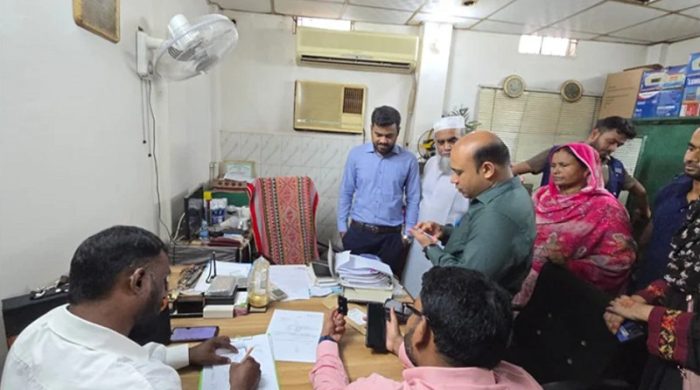 দেবিদ্বারে ১১ হাসপাতাল-ক্লিনিককে ৫ লাখ ৯০ হাজার টাকা জরিমানা