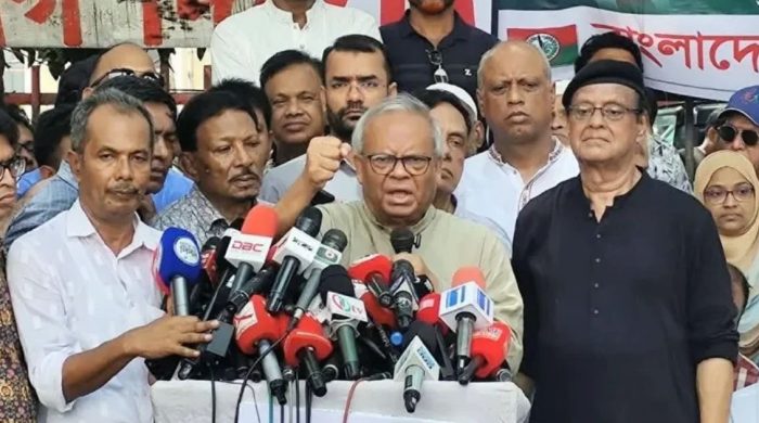 বিএনপির রিজভী: শেখ হাসিনাকে আশ্রয় দিয়ে ভারত বাংলাদেশের বিরুদ্ধে ষড়যন্ত্র করছে