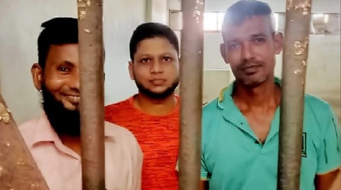 যুবলীগের তিন নেতা শেখ মুজিবের জন্মদিনের কেক কাটায় কারাগারে