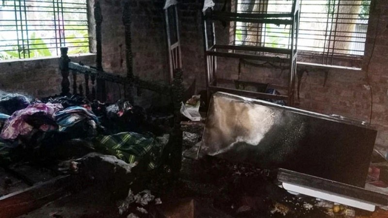 রাজশাহীতে সাবেক শিবির নেতাকে মারধর ও বাড়িতে অগ্নিসংযোগের ঘটনা