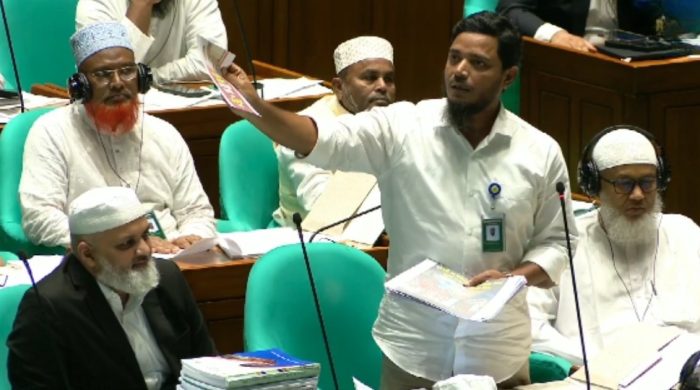 মাঠে সারের সংকট, সংসদে শফিকুল ইসলাম মাসুদের উদ্বেগ