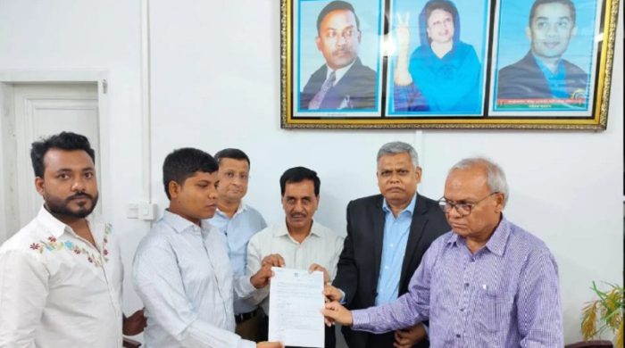 প্রধানমন্ত্রী উদ্যোগে চাকরি পেলেন আজন্ম দৃষ্টিহীন শাকিল হোসেন