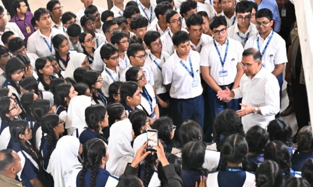 শিক্ষার্থীদের পরিবেশ রক্ষায় সহযোগিতা চাওয়ার আহ্বান প্রধানমন্ত্রীর
